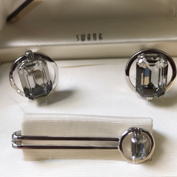 Host Pick! Swank Cuff Links and Tie Clip - Picture 2 of 3